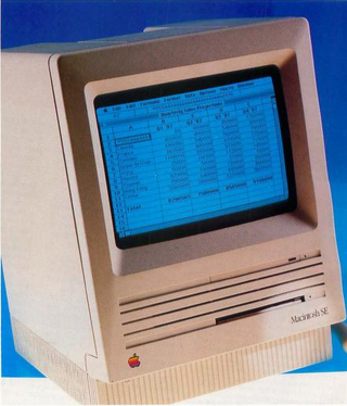 A publicity photo of the Macintosh SE. This image was taken from the April 1987 issue of &ldquo;MacWorld&rdquo;.